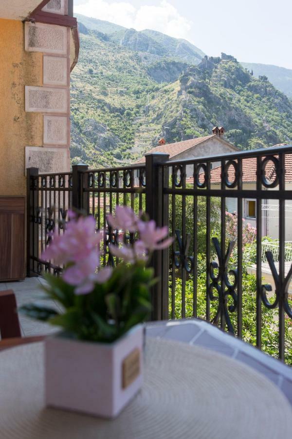 Ena Apartment Kotor Exterior photo